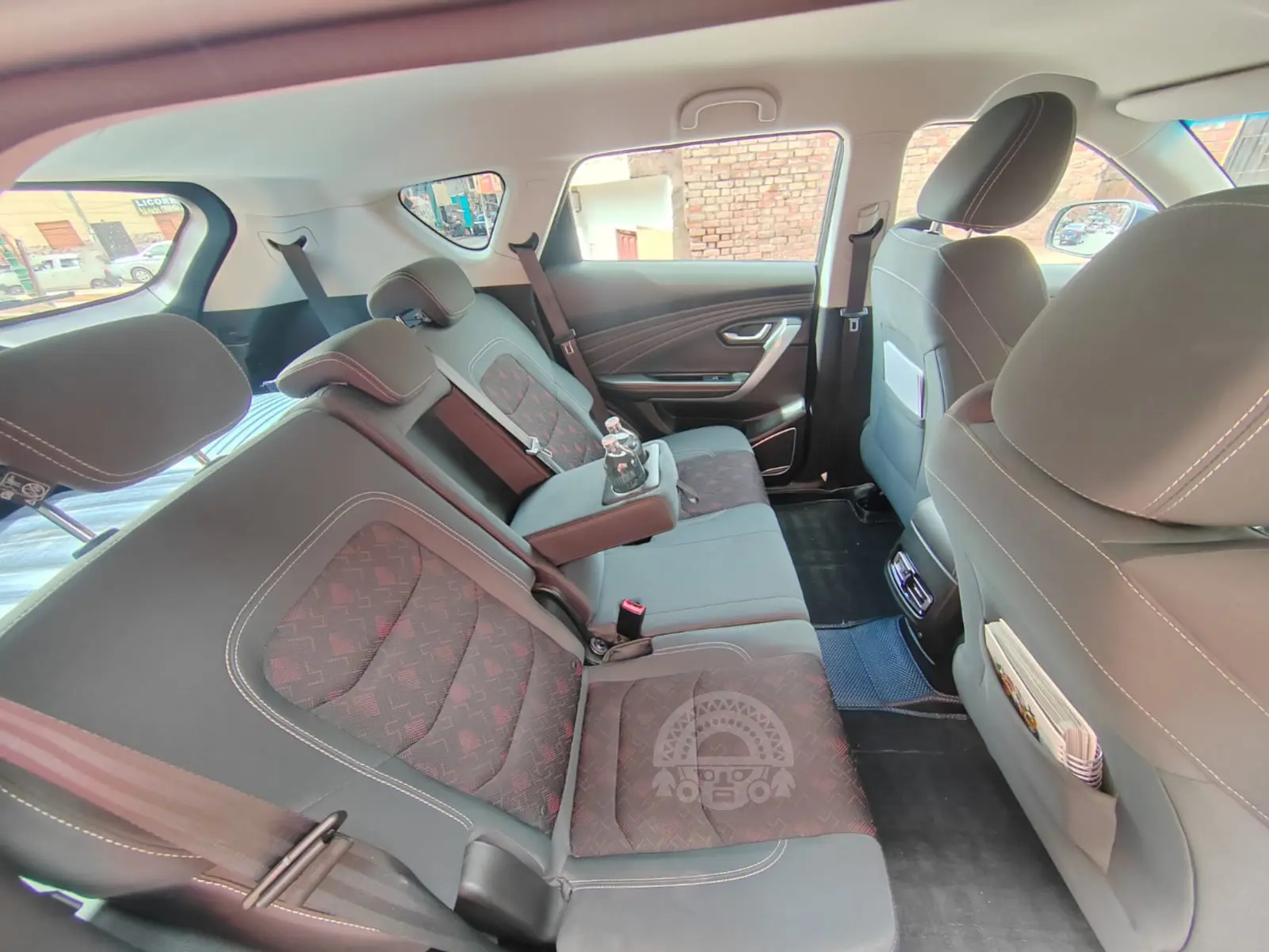 our-fleet-suv-jetour-cusco-airport-transport-interior-seat
